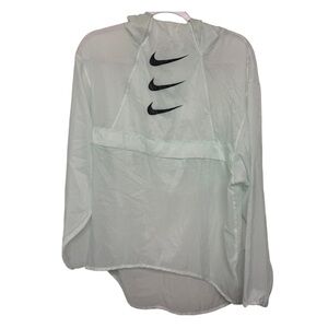 Nike Run Division Packable Jacket in Barely Green/Black (DA1276-394)
